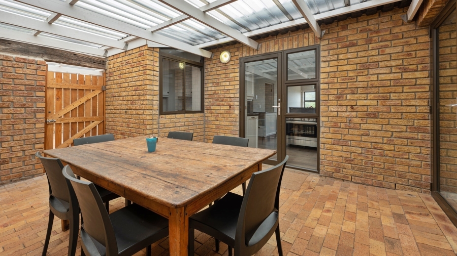 6 Bedroom Property for Sale in Agulhas Western Cape